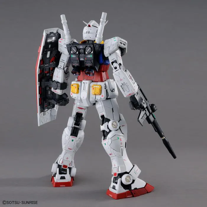 GUNDAM - 1/60 RX-78-2 Perfect Grade Unleashed Model Kit PG