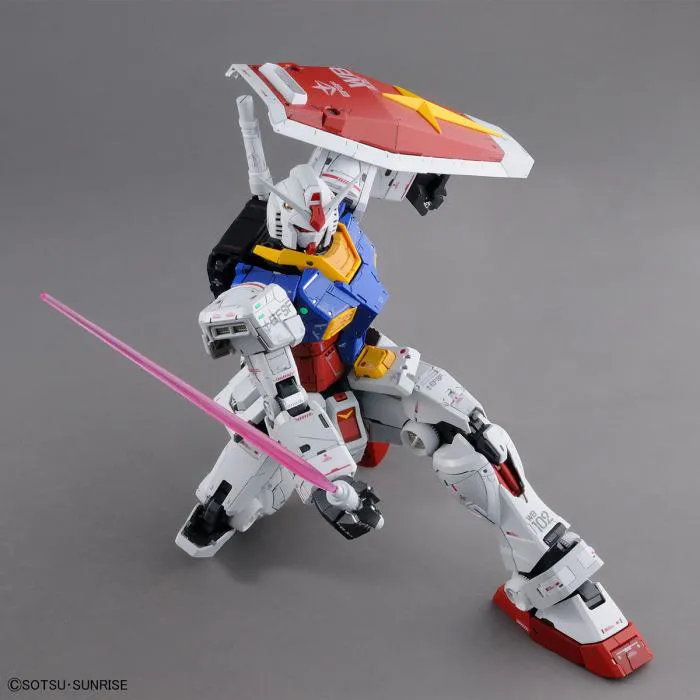 GUNDAM - 1/60 RX-78-2 Perfect Grade Unleashed Model Kit PG