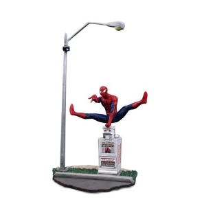 SPIDER-MAN - Premier Collection - Spider-man by Clayburn Moore Statue Limited Edition