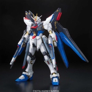 GUNDAM - 1/100 Strike Freedom Master Grade Model Kit MG
