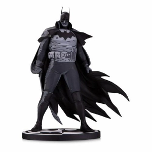 BATMAN - Black & White Batman by Mike Mignola 1/10 Resin Statue