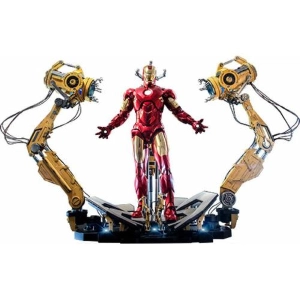 IRON MAN 2 - Iron Man Mark IV with Suit-Up Gantry 1/4 Action Figure