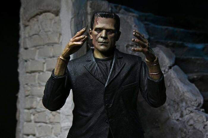 UNIVERSAL MONSTERS - Frankenstein's Monster Color Ver. Ultimate Action Figure
