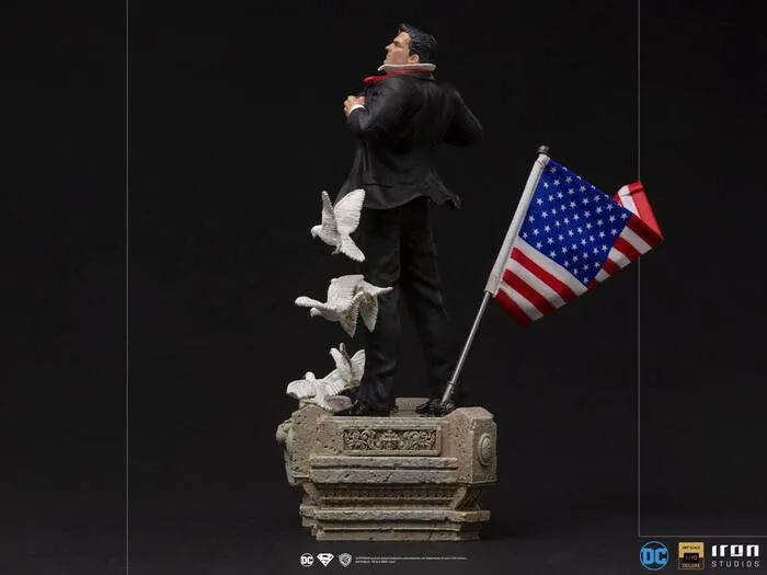 DC COMICS - Clark Kent 1/10 Art Scale Statue