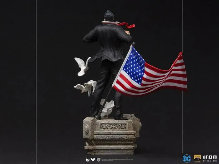 DC COMICS - Clark Kent 1/10 Art Scale Statue