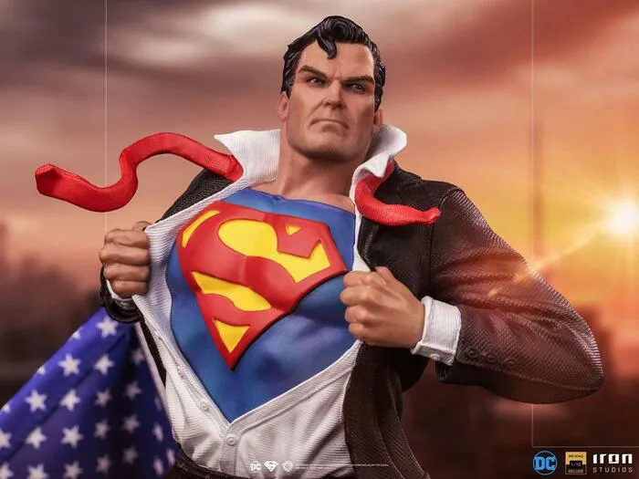 DC COMICS - Clark Kent 1/10 Art Scale Statue