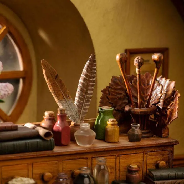 LORD OF THE RINGS - Bilbo Baggins in Bag End 1/6 Polystone Statue