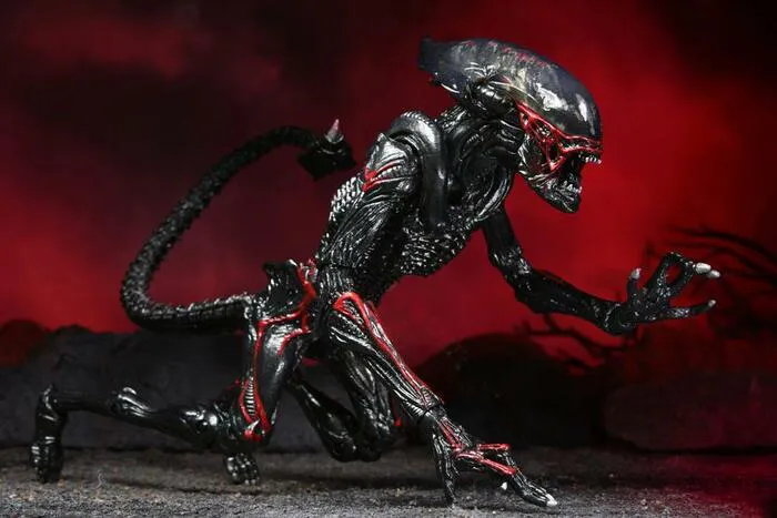 ALIENS - Night Cougar Alien Kenner Tribute Action Figure