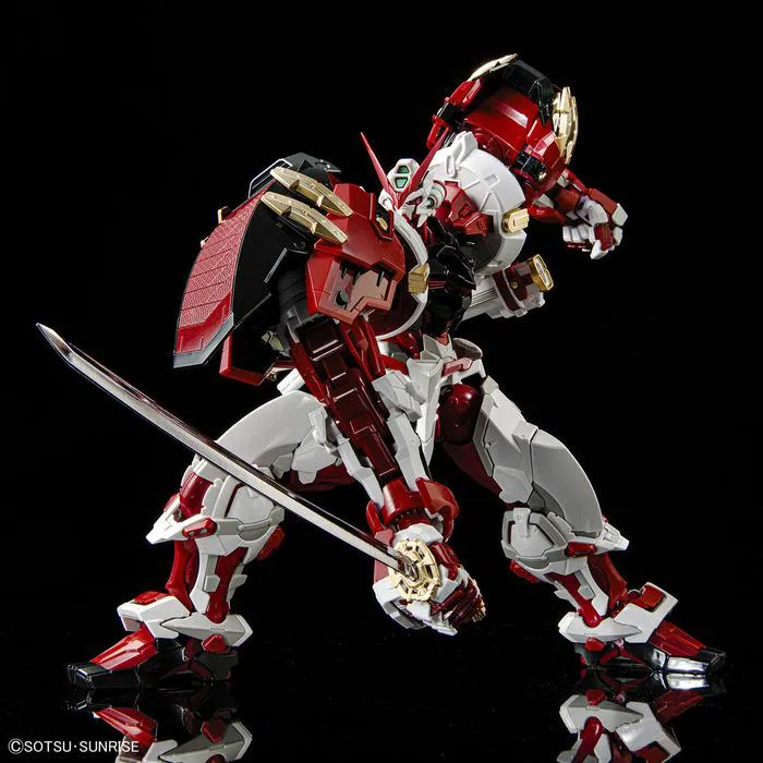 GUNDAM - 1/100 High Resolution Astray Red Frame Powered Red Model Kit