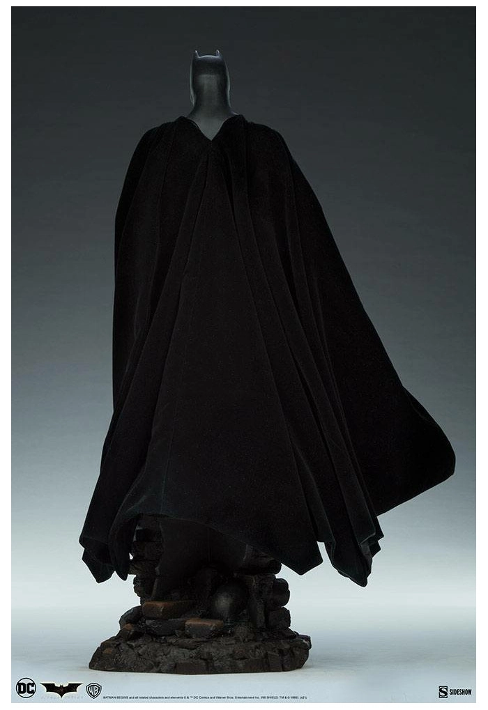 BATMAN - Batman Begins - Batman Premium Format Figure 1/4 Statue