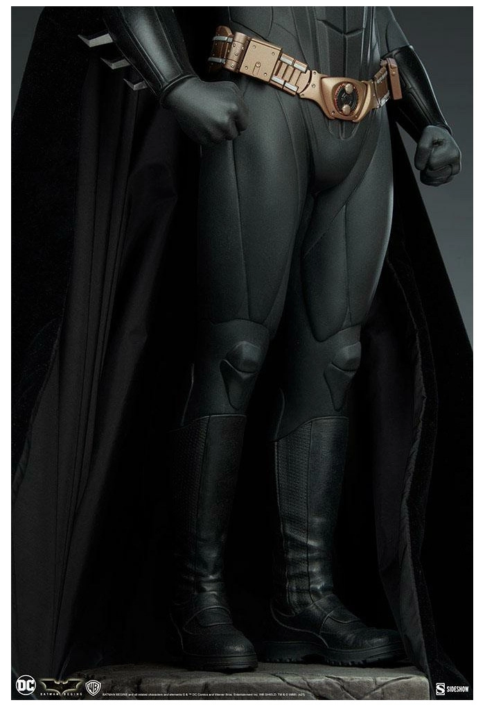 BATMAN - Batman Begins - Batman Premium Format Figure 1/4 Statue