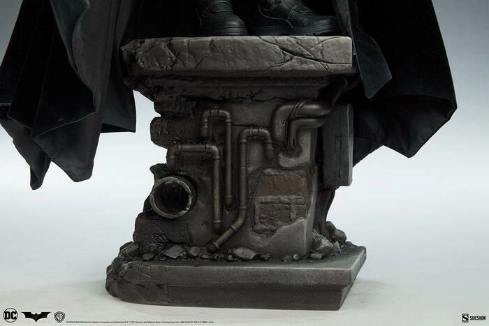 BATMAN - Batman Begins - Batman Premium Format Figure 1/4 Statue