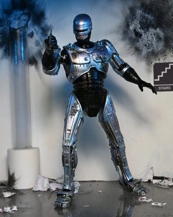 ROBOCOP - Battle Damaged RoboCop with Chair Ultimate Action Figure