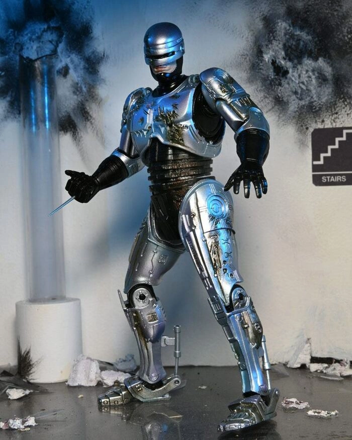 ROBOCOP - Battle Damaged RoboCop with Chair Ultimate Action Figure