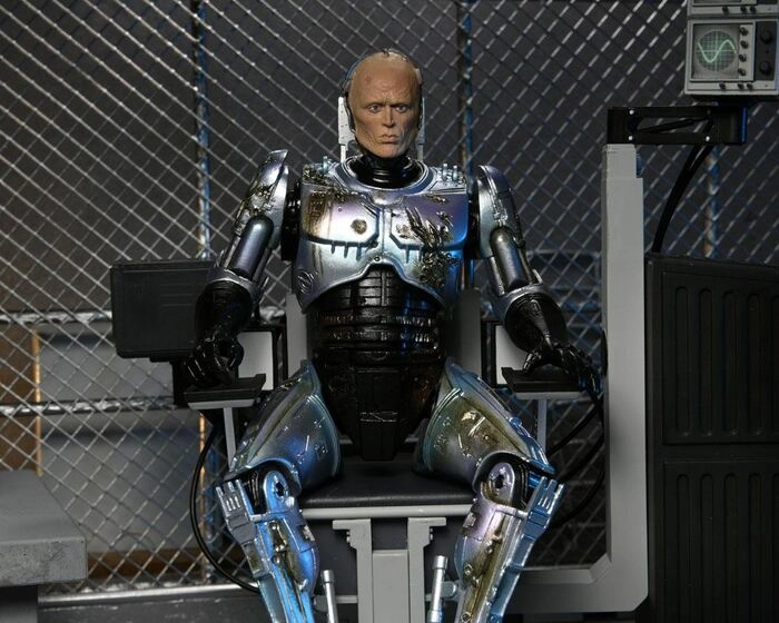 ROBOCOP - Battle Damaged RoboCop with Chair Ultimate Action Figure