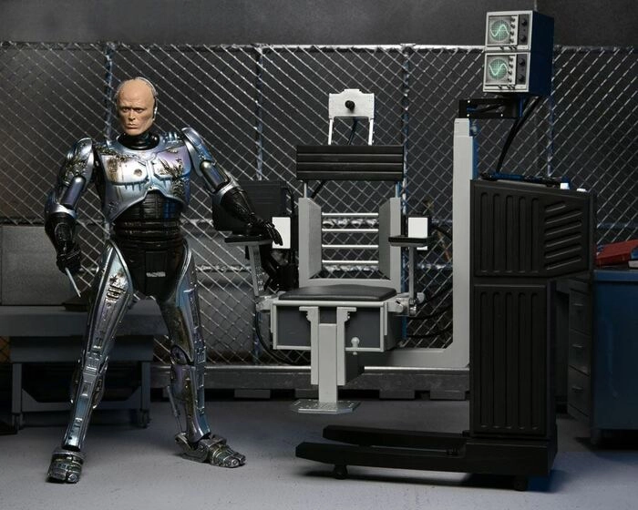 ROBOCOP - Battle Damaged RoboCop with Chair Ultimate Action Figure
