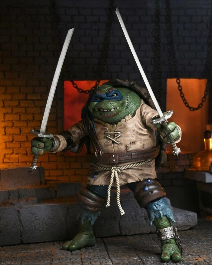 UNIVERSAL MONSTERS x TMNT - Leonardo as The Hunchback Ultimate Action Figure