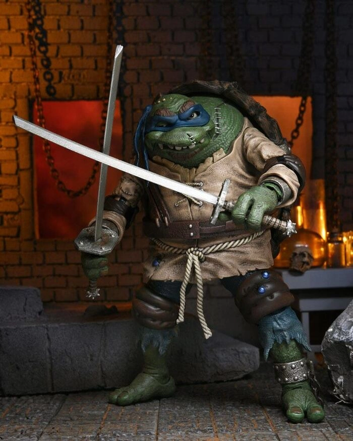UNIVERSAL MONSTERS x TMNT - Leonardo as The Hunchback Ultimate Action Figure