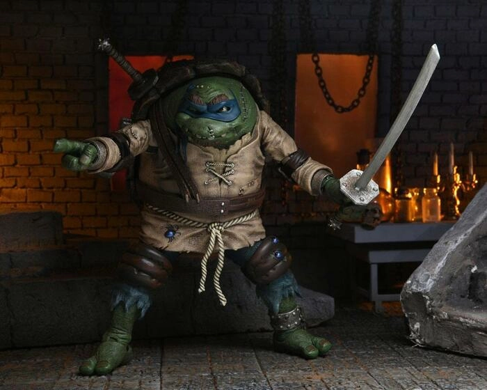 UNIVERSAL MONSTERS x TMNT - Leonardo as The Hunchback Ultimate Action Figure