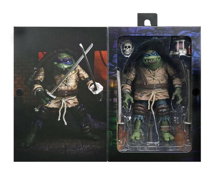 UNIVERSAL MONSTERS x TMNT - Leonardo as The Hunchback Ultimate Action Figure