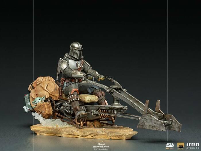 STAR WARS - The Mandalorian - Mandalorian on Speederbike 1/10 Deluxe Art Scale Statue