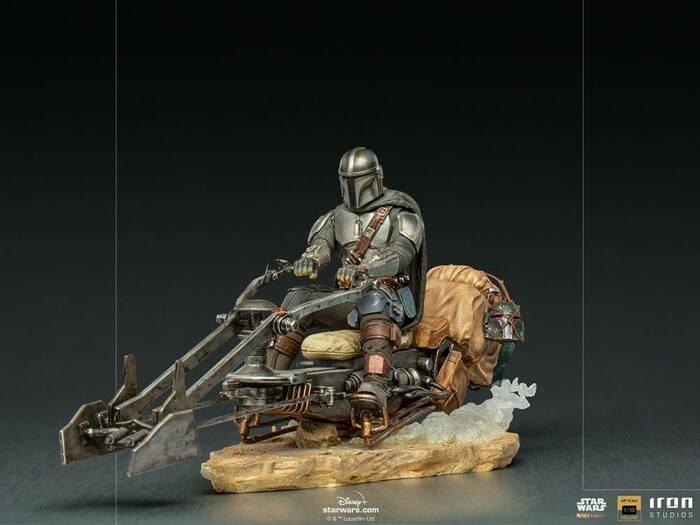 STAR WARS - The Mandalorian - Mandalorian on Speederbike 1/10 Deluxe Art Scale Statue
