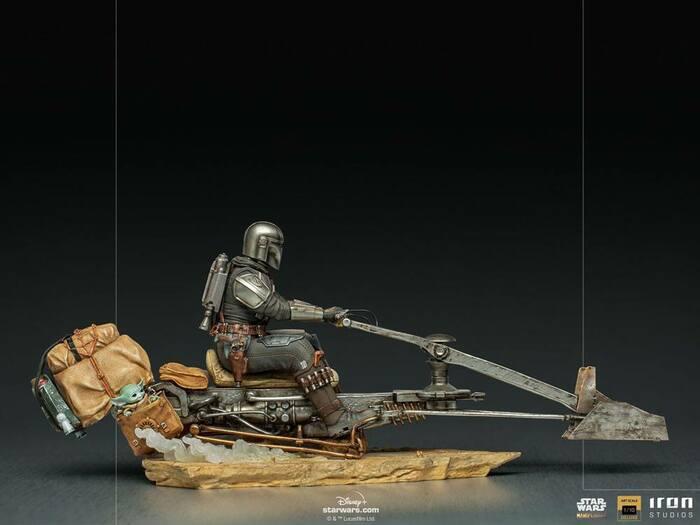 STAR WARS - The Mandalorian - Mandalorian on Speederbike 1/10 Deluxe Art Scale Statue