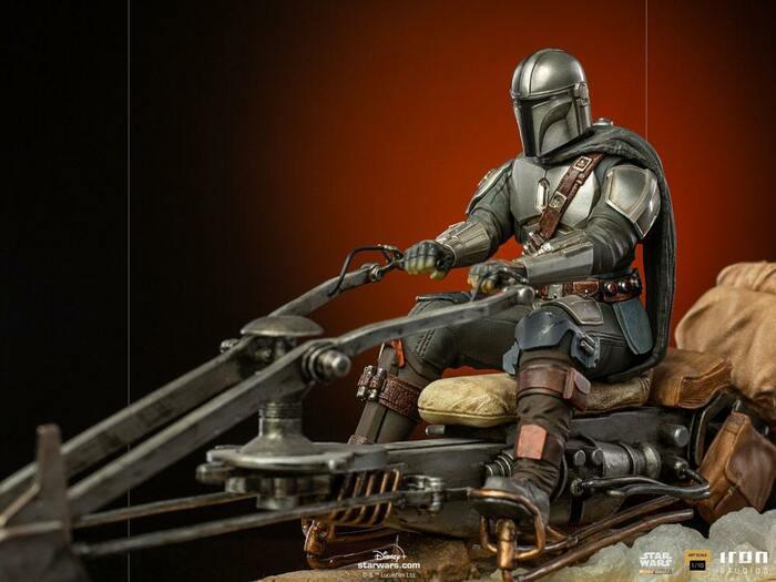 STAR WARS - The Mandalorian - Mandalorian on Speederbike 1/10 Deluxe Art Scale Statue