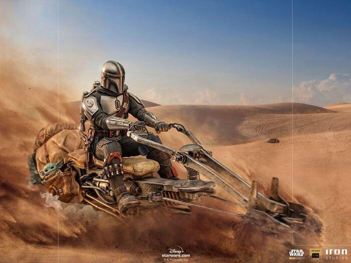 STAR WARS - The Mandalorian - Mandalorian on Speederbike 1/10 Deluxe Art Scale Statue