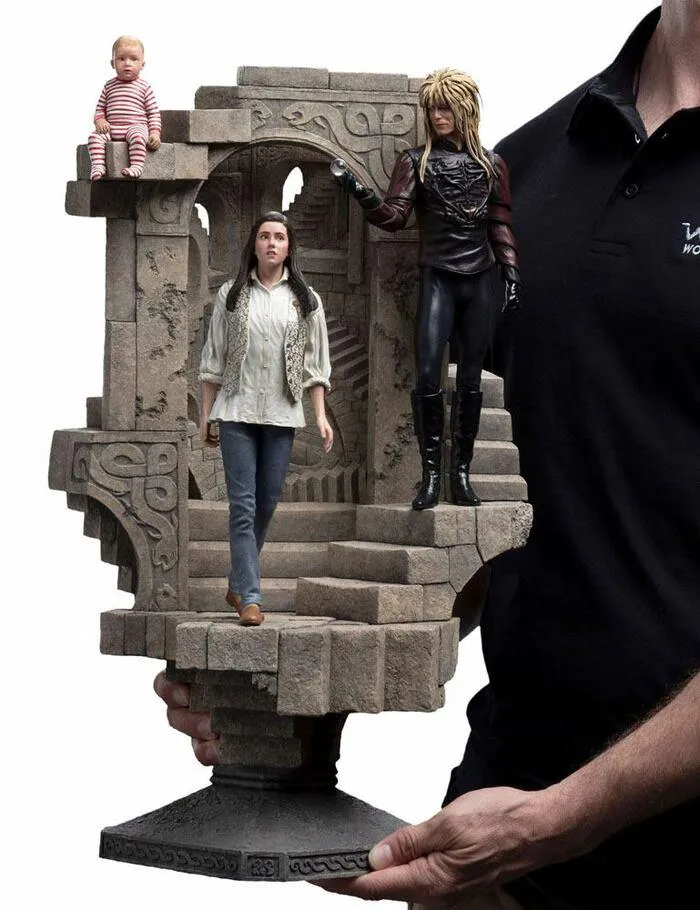 LABYRINTH - Sarah & Jareth in the illusionary Maze 1/6 Statue