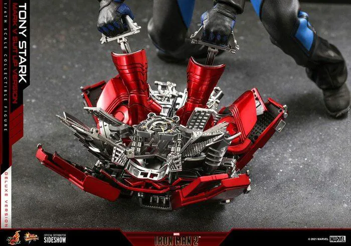 IRON MAN 2 - Tony Stark Mark V Suit Up Ver. Deluxe 1/6 Action Figure 12" MMS600