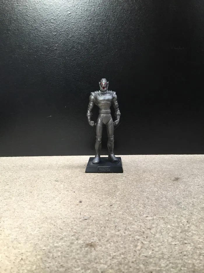 MARVEL - Heroes Figurine Collection - Ultron Figure