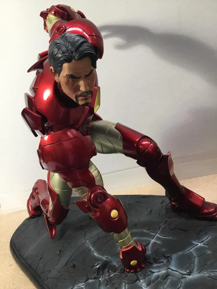 IRON MAN - Comiquette Polystone Statue Sideshow Exclusive - Displayed