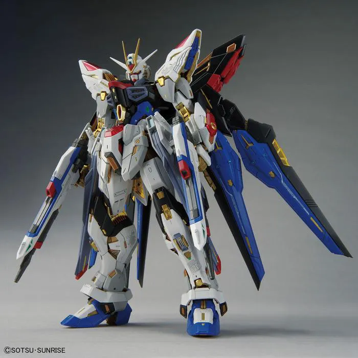 GUNDAM - 1/100 Strike Freedom Master Grade Extreme Model Kit MGEX
