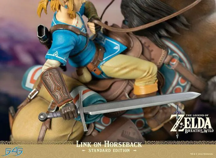 LEGEND OF ZELDA - Breath of the Wild - Link on Horseback Polystone Statue