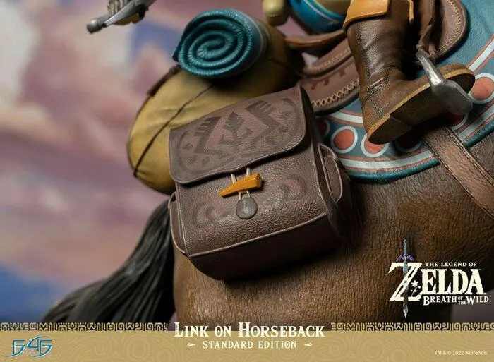 LEGEND OF ZELDA - Breath of the Wild - Link on Horseback Polystone Statue