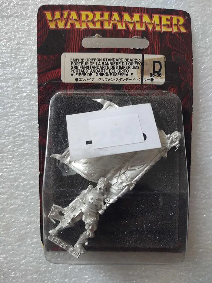 WARHAMMER FANTASY - Empire Griffon Standard Bearer 86-36