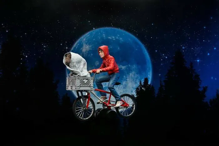 E.T. the Extra-Terrestrial - Elliott & E.T. on Bicycle Action Figure