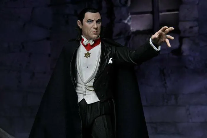 UNIVERSAL MONSTERS - Dracula Transylvania Ultimate Action Figure