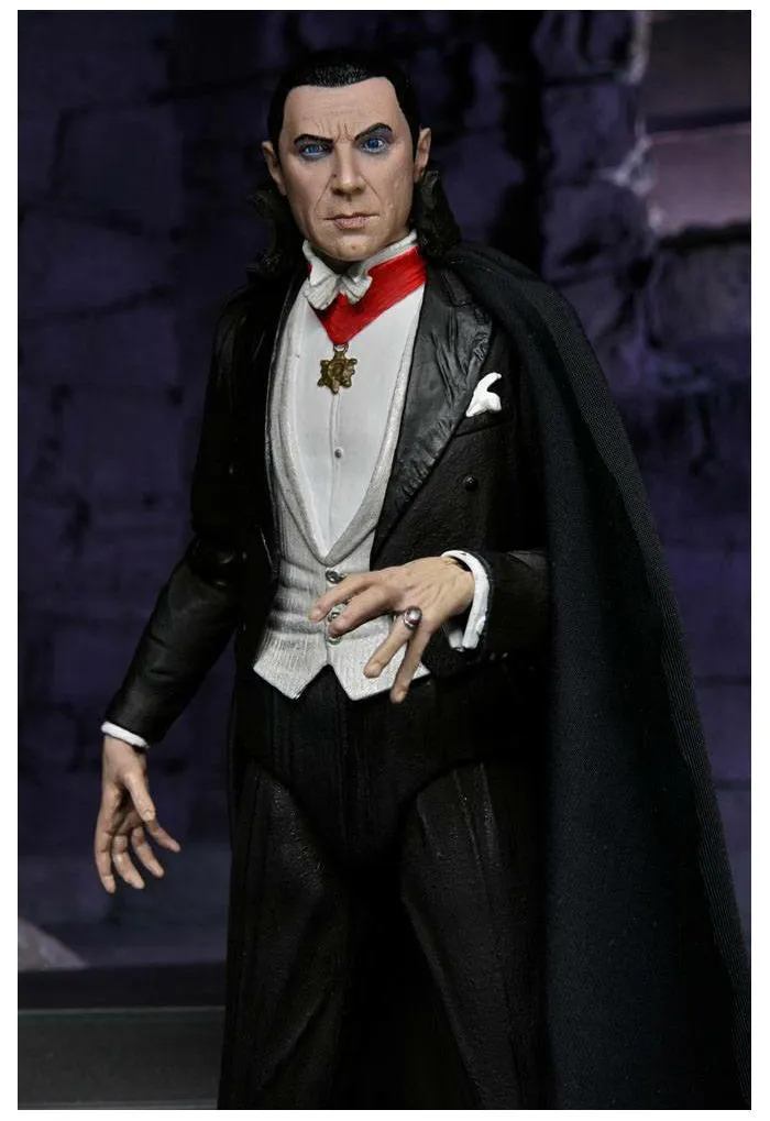 UNIVERSAL MONSTERS - Dracula Transylvania Ultimate Action Figure