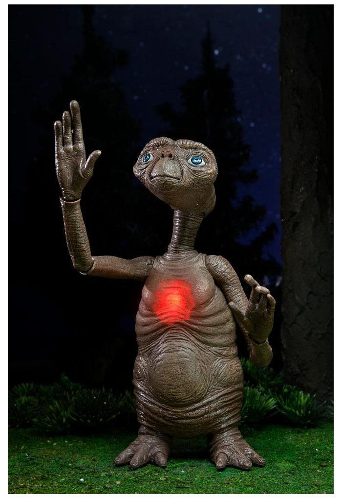 E.T. the Extra-Terrestrial - E.T. Ultimate Deluxe Action Figure