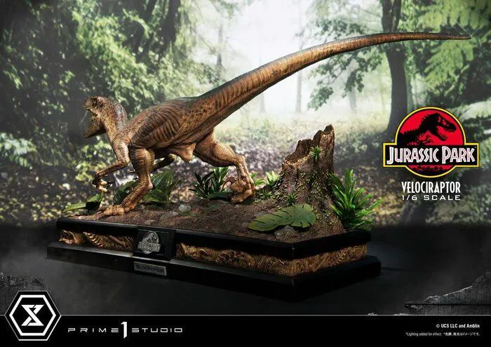 JURASSIC PARK - Legacy Museum Collection - Velociraptor Attack 1/6 Polystone Statue