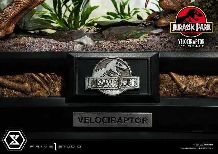 JURASSIC PARK - Legacy Museum Collection - Velociraptor Attack 1/6 Polystone Statue