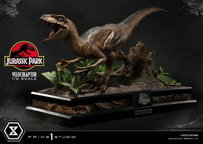 JURASSIC PARK - Legacy Museum Collection - Velociraptor Attack 1/6 Polystone Statue