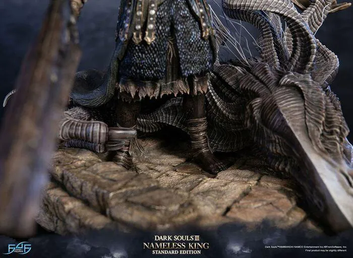 DARK SOULS III - Nameless King Polystone Statue