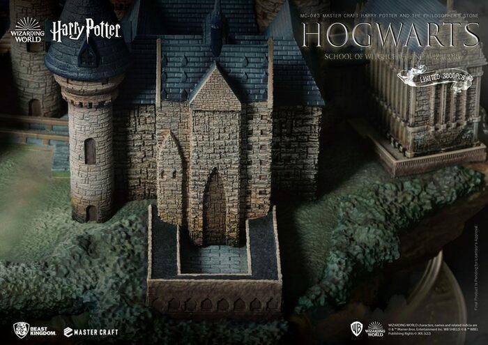 HARRY POTTER - Harry Potter and the Philosopher's Stone - Hogwarts School Of Witchcraft And Wizardry Master Craft Statue