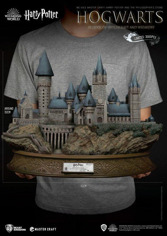 HARRY POTTER - Harry Potter and the Philosopher's Stone - Hogwarts School Of Witchcraft And Wizardry Master Craft Statue
