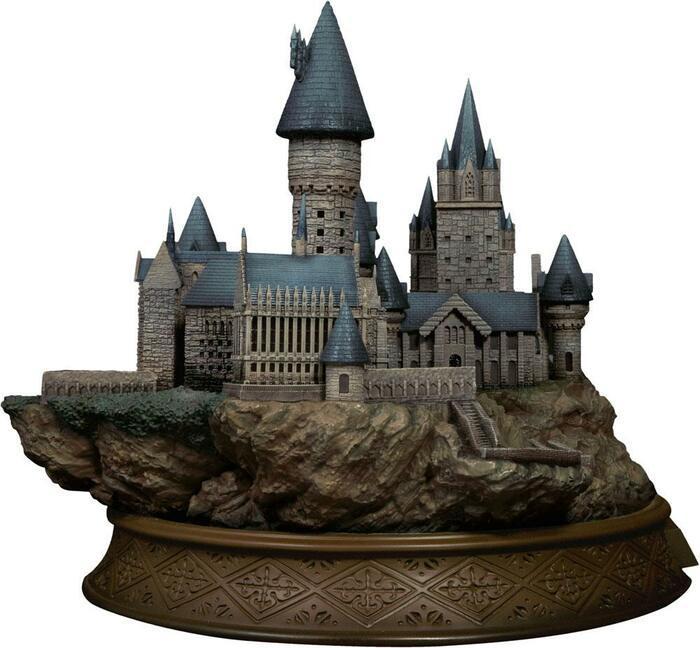 HARRY POTTER - Harry Potter and the Philosopher's Stone - Hogwarts School Of Witchcraft And Wizardry Master Craft Statue
