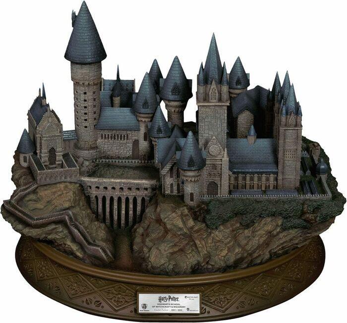 HARRY POTTER - Harry Potter and the Philosopher's Stone - Hogwarts School Of Witchcraft And Wizardry Master Craft Statue