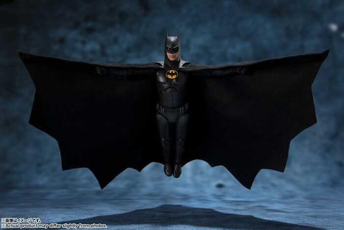 THE FLASH - Batman S.H. Figuarts Action Figure